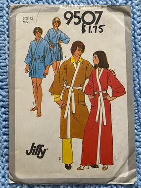 Simplicity 9507 unisex robe pattern